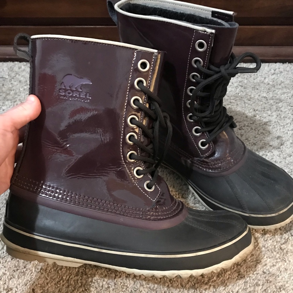 Sorel size 10 purple boots